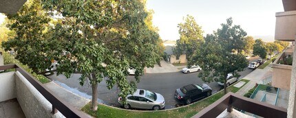 305 E Valencia Ave, Unit B in Burbank, CA - Building Photo - Building Photo