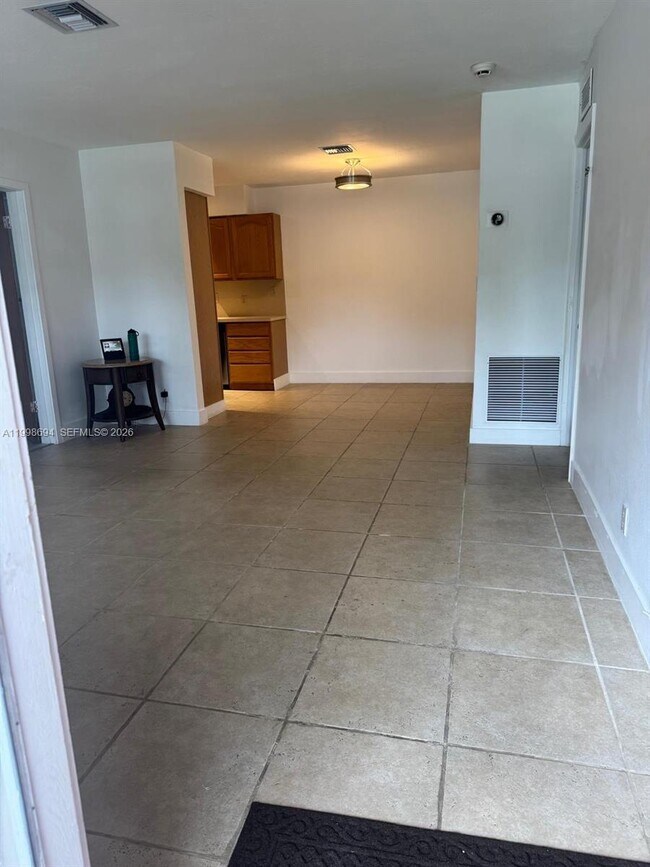 6350 SW 3rd St in Pembroke Pines, FL - Building Photo - Building Photo