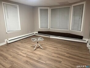 645 Burnside Ave in East Hartford, CT - Foto de edificio - Building Photo