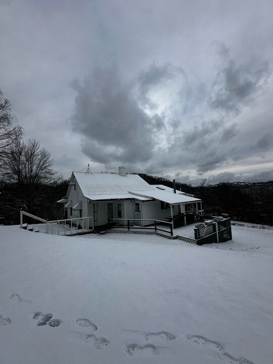 223 Vinegar Hill Rd in Fairmont, WV - Building Photo