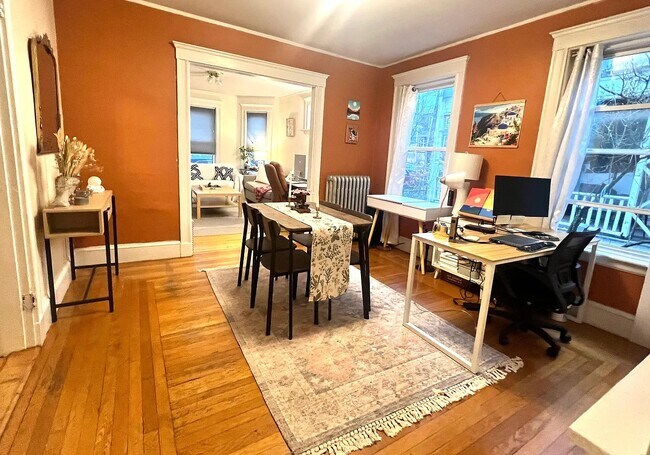 82 Columbus Ave, Unit #1 in Somerville, MA - Foto de edificio - Building Photo