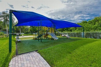 1275 Yellowheart Way in Hollywood, FL - Building Photo - Building Photo