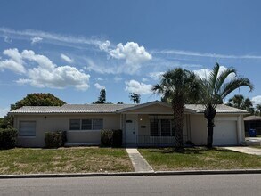 547 56th St N in St. Petersburg, FL - Building Photo - Building Photo