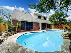 5202 Spring Cir Dr in Pearland, TX - Building Photo - Building Photo