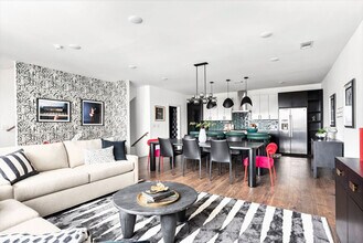 105 Lucile St in Nashville, TN - Foto de edificio - Building Photo