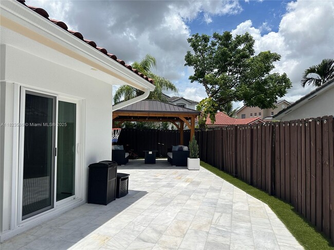 5020 SW 154th Ave in Miami, FL - Building Photo - Building Photo