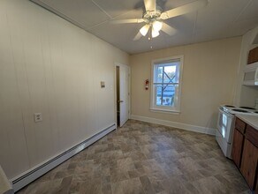 727 Glasgow St in Pottstown, PA - Building Photo - Building Photo