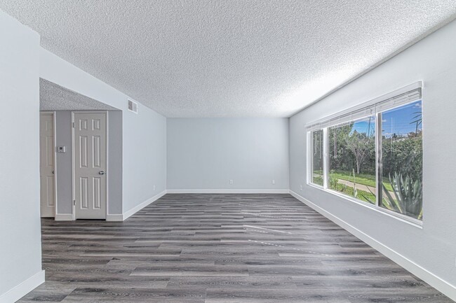 1600 Mabury St in Santa Ana, CA - Building Photo - Building Photo