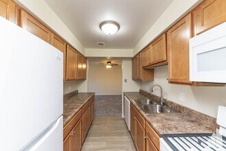 245 E Main St in Lake Zurich, IL - Building Photo - Building Photo