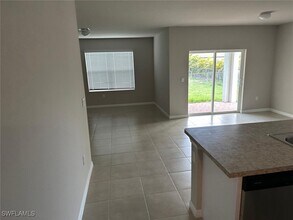 3415-3410 10th St SW in Lehigh Acres, FL - Building Photo - Building Photo