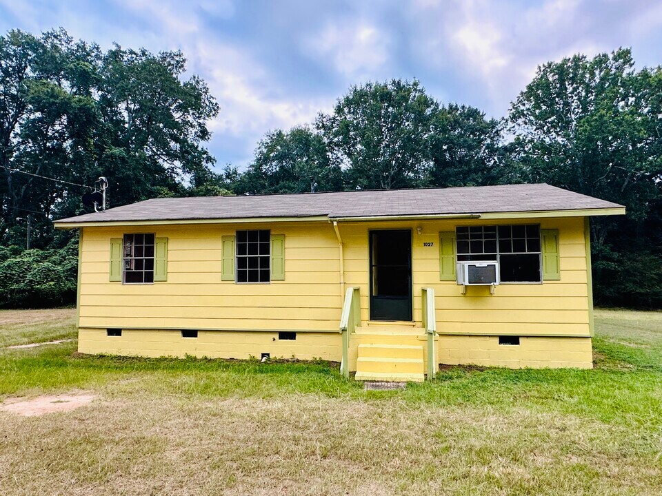 1027 E Furlow St in Americus, GA - Building Photo