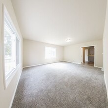 213 N Dwight St in Conrad, IA - Building Photo - Building Photo