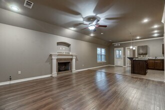3064 N Raven Ln in Fayetteville, AR - Building Photo - Building Photo