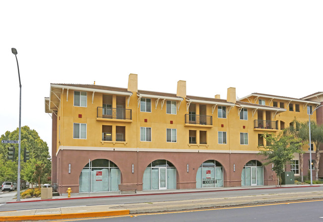 Buena Vista Midtown in San Jose, CA - Building Photo - Building Photo