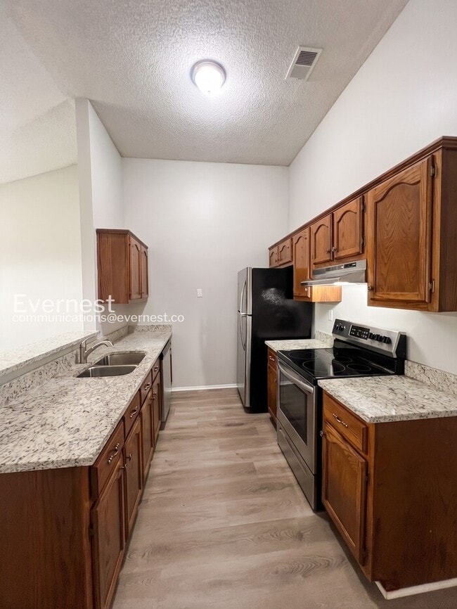 1208 W E Ross Pkwy in Southaven, MS - Building Photo - Building Photo