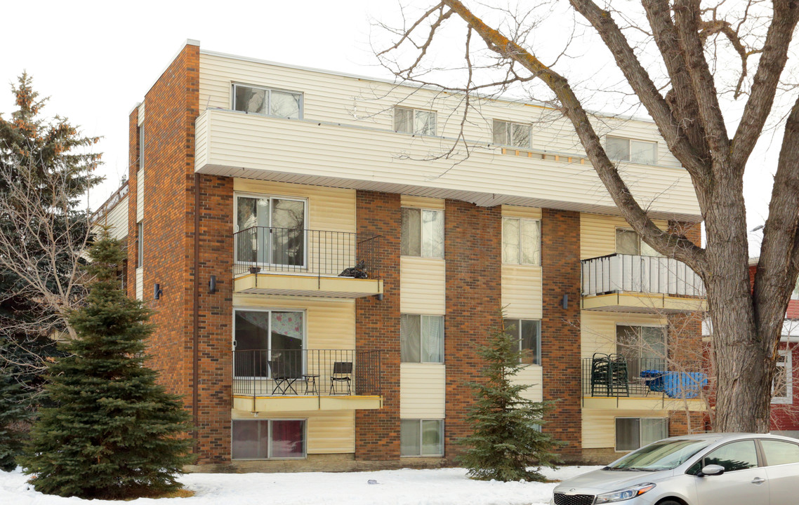 12225 102 Av NW in Edmonton, AB - Building Photo