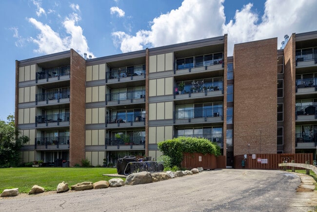 property at 6020 Oakwood Dr