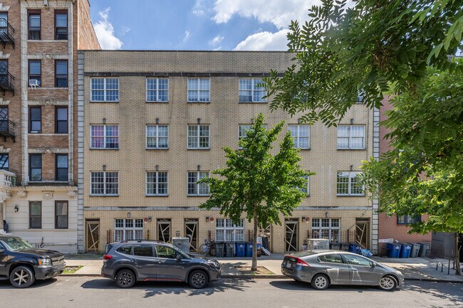 94 Hart St in Brooklyn, NY - Building Photo - Building Photo