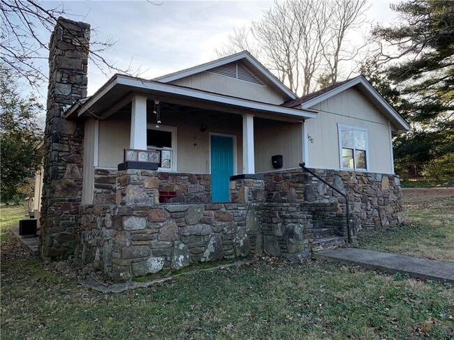 704 W Central Ave in Harrison, AR - Foto de edificio - Building Photo