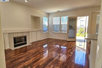 43401 Laurel Glen Cmn in Fremont, CA - Building Photo - Building Photo