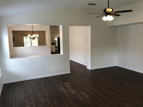 76083 Deerwood Dr in Yulee, FL - Building Photo - Building Photo