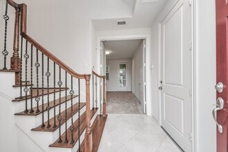 8926 Lakeshore Bend Dr in Houston, TX - Building Photo - Building Photo