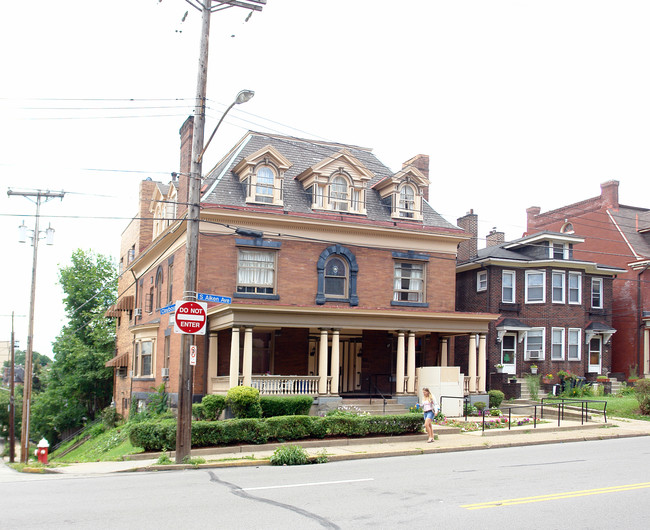 535 S Aiken Ave in Pittsburgh, PA - Building Photo - Building Photo