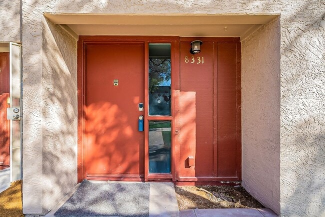 8331 E Thomas Rd in Scottsdale, AZ - Building Photo - Building Photo