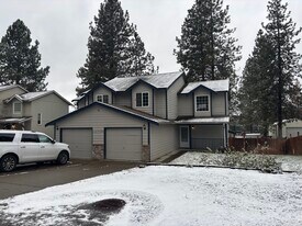 12733 N Dakota St, Unit A in Spokane, WA - Building Photo