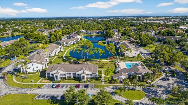 Brantley Pines Apartments in Ft. Myers, FL - Foto de edificio - Building Photo