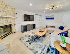 5940 NE 22nd Ave in Fort Lauderdale, FL - Building Photo - Building Photo