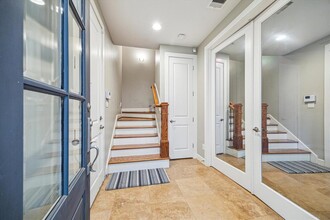 2512 Chenevert St in Houston, TX - Building Photo - Building Photo