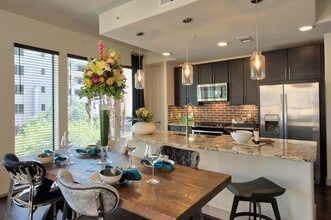 699 Capitol St in Houston, TX - Building Photo - Building Photo