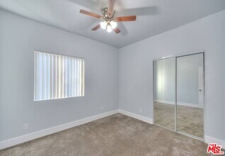 4284 S Hobart Blvd in Los Angeles, CA - Building Photo - Building Photo