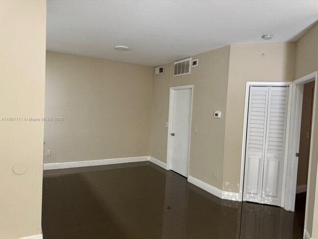 18324 NW 68th Ave in Hialeah, FL - Building Photo - Building Photo