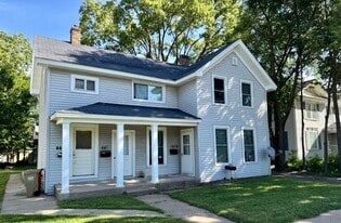 440 Lake St, Unit 440 and Half Lake St. in Eau Claire, WI - Building Photo