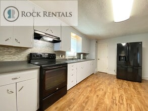 103 W 6th Ave in Hutchinson, KS - Building Photo - Building Photo