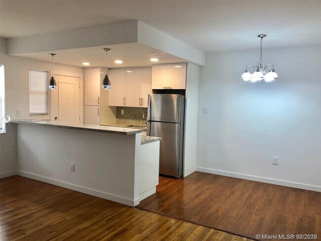 1445 West Ave-Unit -11 in Miami Beach, FL - Building Photo - Building Photo