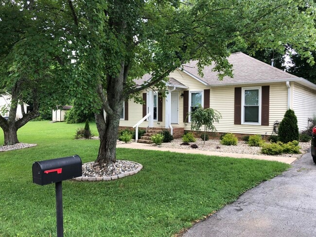 36 W Paris St in Cookeville, TN - Building Photo - Building Photo