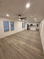 913 Block St in Port Neches, TX - Building Photo