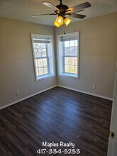 137 Andro Cir in Hollister, MO - Building Photo - Building Photo