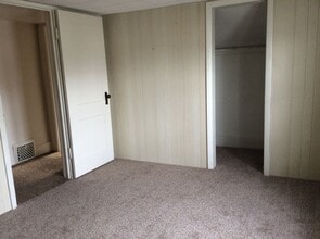 812 Brentwood Rd in Jackson, MI - Building Photo - Building Photo