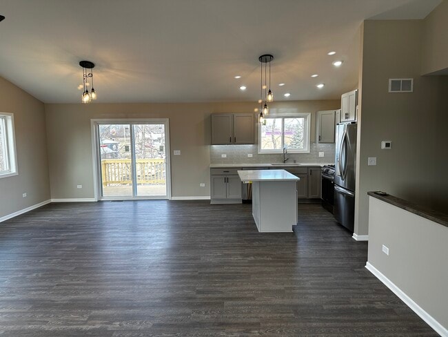 317 Buena Terrace in Antioch, IL - Building Photo - Building Photo