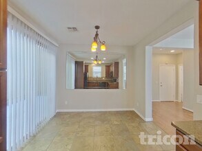 451 S Hawes Rd in Mesa, AZ - Building Photo - Building Photo