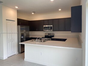 10133 SW 228th Ter in Cutler Bay, FL - Building Photo - Building Photo