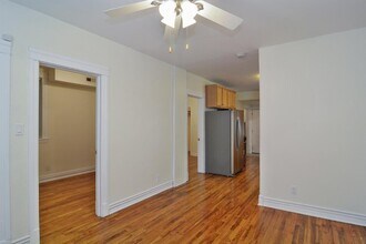 2032 W Roscoe St in Chicago, IL - Building Photo - Building Photo