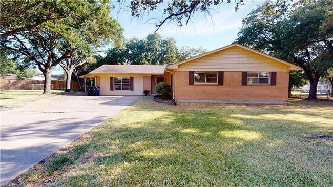 property at 1207 Lawyer St