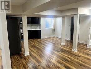 18 Treegrove Crescent in Brampton, ON - Building Photo - Building Photo