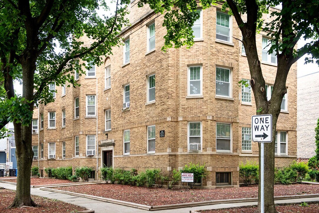 3704 N Hoyne Ave, Unit 3703-3 in Chicago, IL - Building Photo