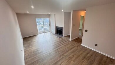 25 Janet Cir in Bridgeport, CT - Building Photo - Building Photo